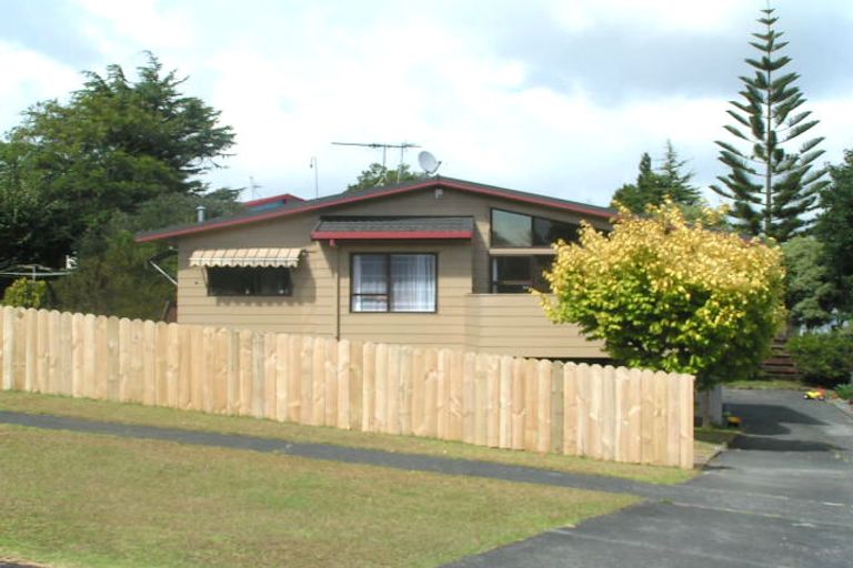 Photo of property in 4 Baltimore Place, Forrest Hill, Auckland, 0620