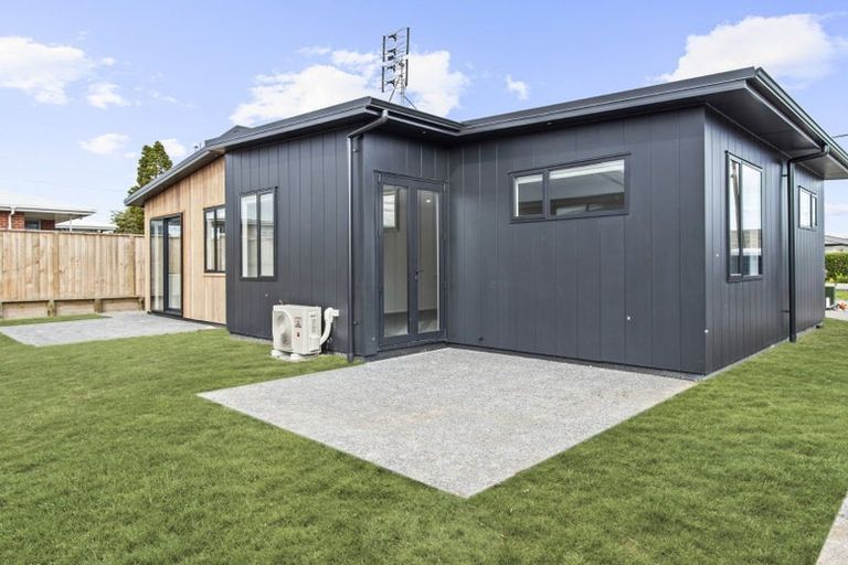 Photo of property in 1/11 Kingsley Street, Saint Andrews, Hamilton, 3200