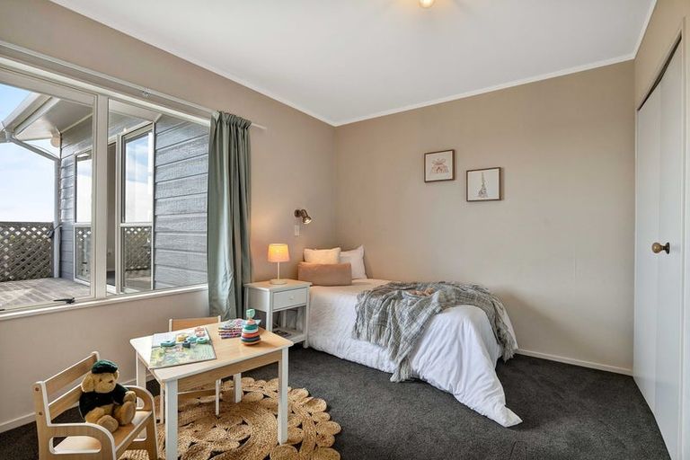 Photo of property in 6 Renown Place, Spotswood, New Plymouth, 4310