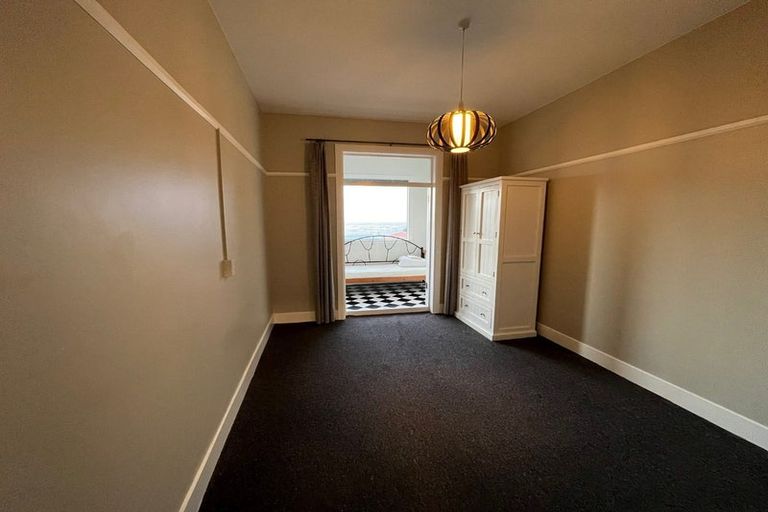 Photo of property in Devonport Apartments, 37/127 Saint Aubyn Street, New Plymouth, 4310