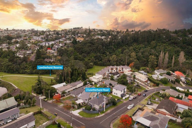 Photo of property in 2 Lowtherhurst Road, Massey, Auckland, 0614