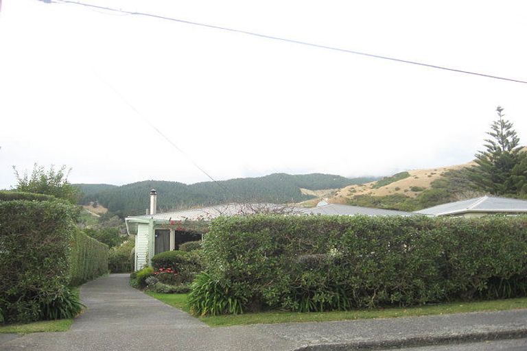 Photo of property in 114 Tilley Road, Paekakariki, 5034