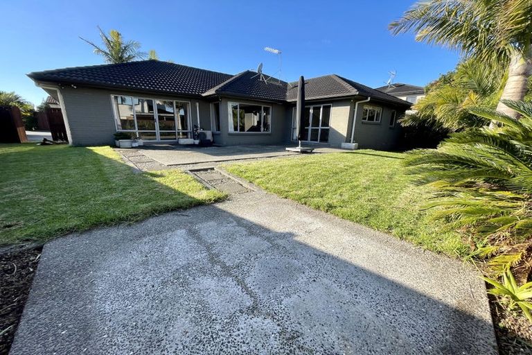 Photo of property in 5 Alvre Place, Flat Bush, Auckland, 2016