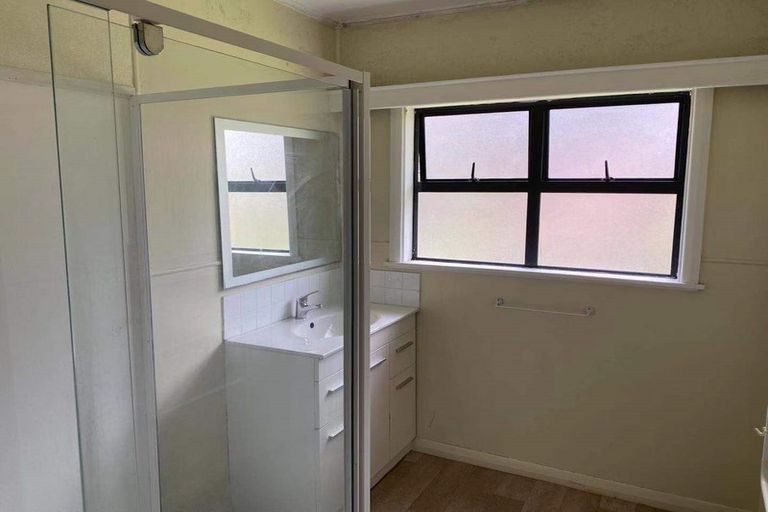 Photo of property in 61 Taikata Road, Te Atatu Peninsula, Auckland, 0610