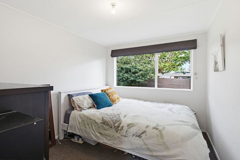 Photo of property in 6 Escort Grove, Awapuni, Palmerston North, 4412