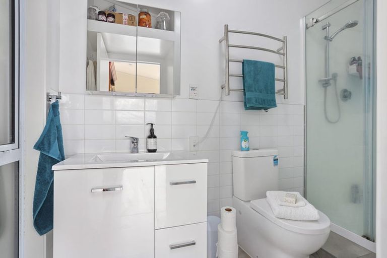 Photo of property in 2/56 James Laurie Street, Henderson, Auckland, 0612