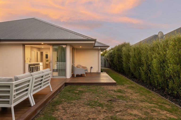 Photo of property in 11 Whitau Place, Marshland, Christchurch, 8083