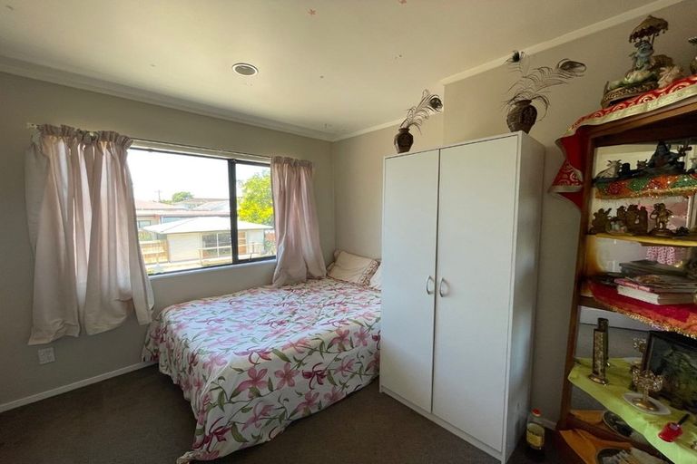 Photo of property in 2/136 Coronation Road, Papatoetoe, Auckland, 2025