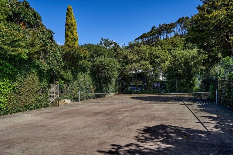 Photo of property in 2 Dillon Street, Lowry Bay, Lower Hutt, 5013