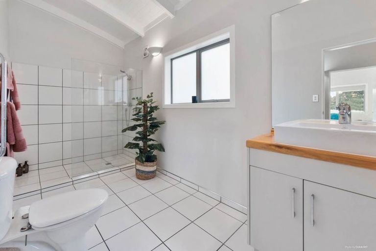 Photo of property in 203a Titirangi Road, Titirangi, Auckland, 0604