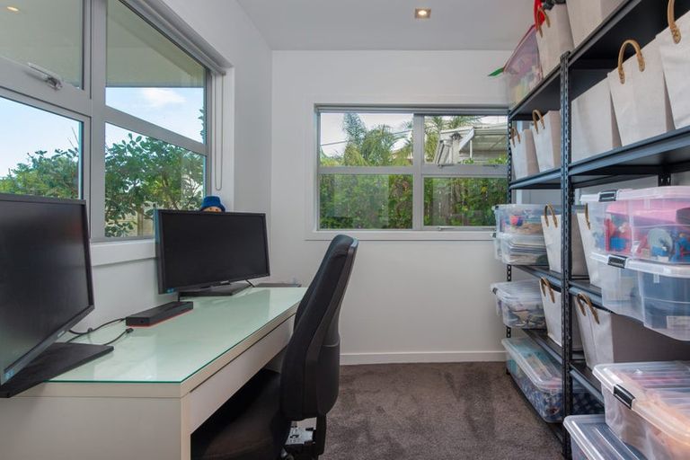 Photo of property in 18 Beulah Avenue, Rothesay Bay, Auckland, 0630