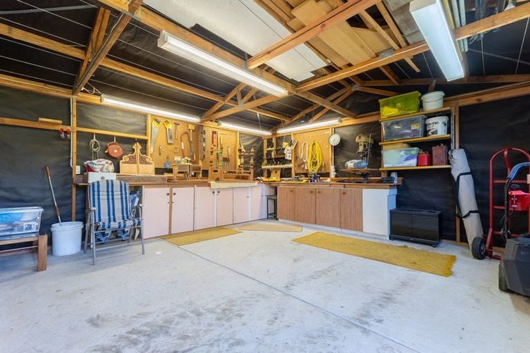 Photo of property in 42 Domain Road, Otaki, 5512