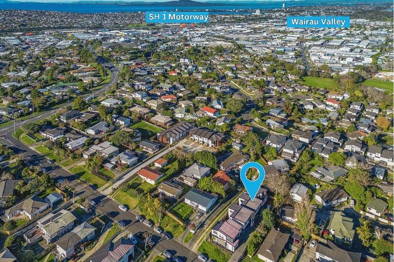 Photo of property in 57d Hogans Road, Glenfield, Auckland, 0629