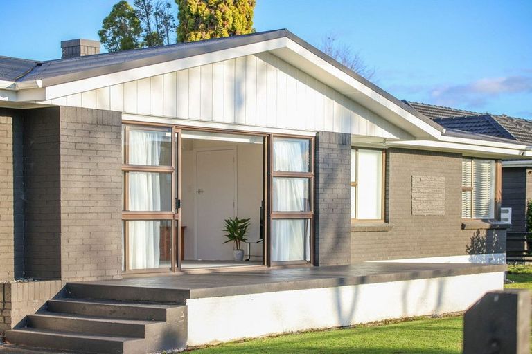 Photo of property in 56 Braid Road, St Andrews, Hamilton, 3200