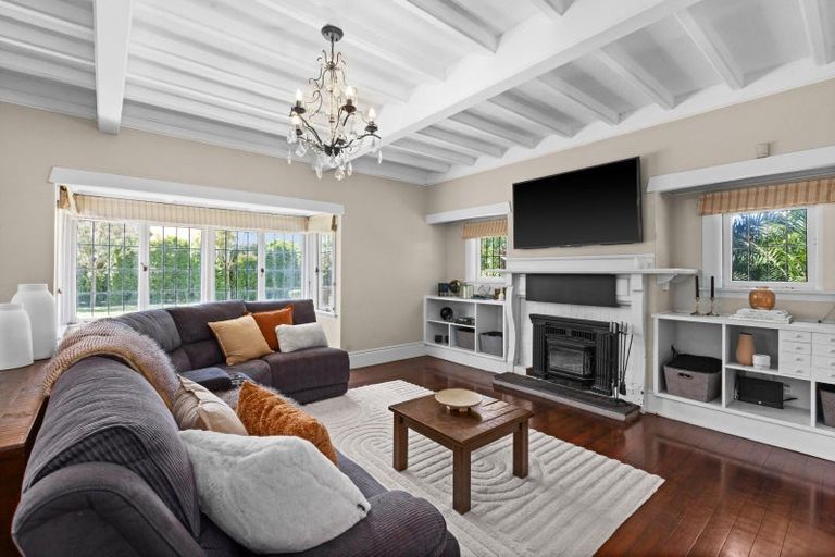 Photo of property in 305 Southland Road, Hastings, 4122