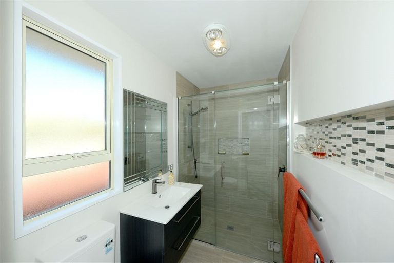 Photo of property in 299 Withells Road, Avonhead, Christchurch, 8042