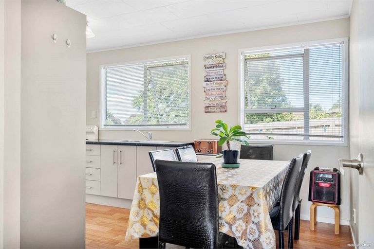 Photo of property in 1/25 Rangataua Place, Manurewa, Auckland, 2102