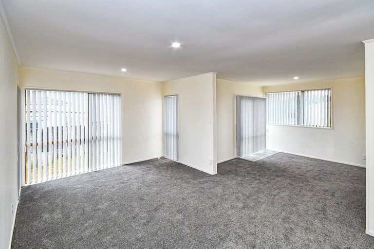 Photo of property in 4 Montego Place, Weymouth, Auckland, 2103