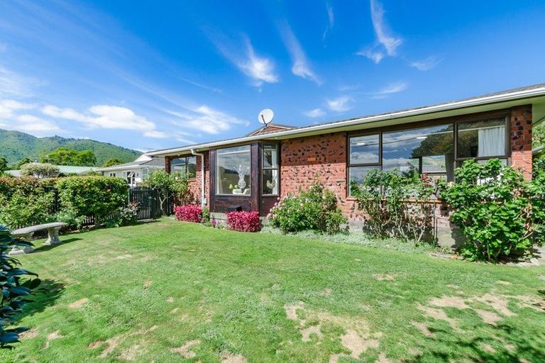 Photo of property in 50 Rimu Street, Waikanae, 5036