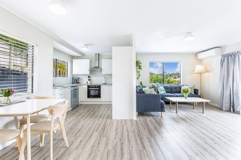 Photo of property in 6a Garton Drive, Massey, Auckland, 0614