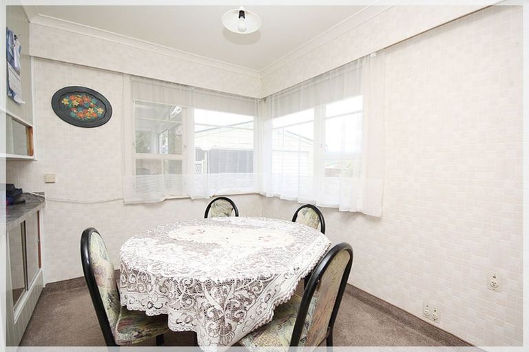 Photo of property in 7 Harlech Street, Levin, 5510