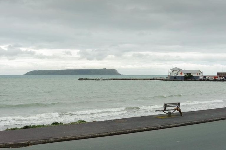 Photo of property in 42 Moana Road, Plimmerton, Porirua, 5026