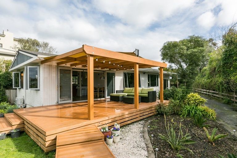 Photo of property in 28 Gordon Road, Te Awanga, 4102