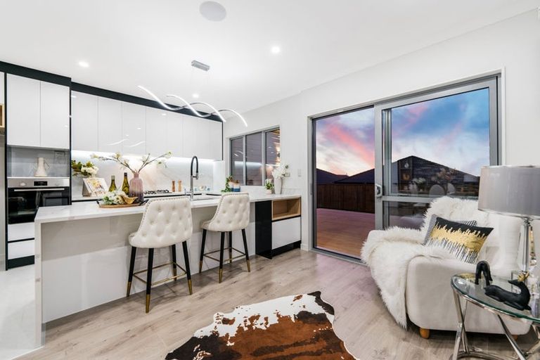 Photo of property in 21 Black Shed Road, Flat Bush, Auckland, 2019