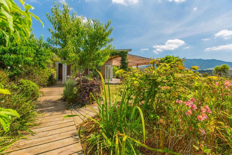 Photo of property in 1046 Te Hutewai Road, Raglan, 3296