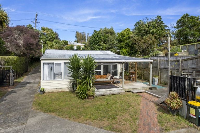 Photo of property in 17 Ngaio Road, Raumati Beach, Paraparaumu, 5032