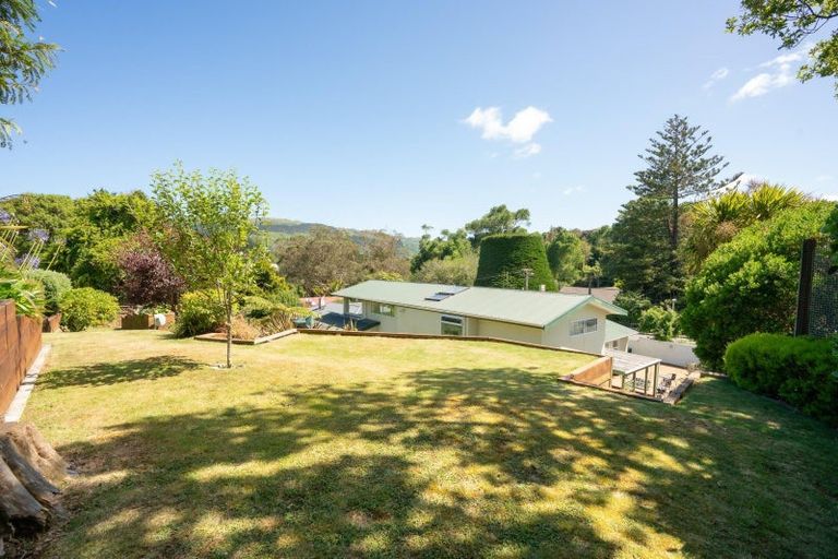 Photo of property in 8 Boscobel Lane, Tawa, Wellington, 5028
