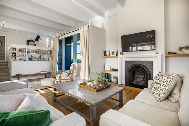 Photo of property in 2/13 Waitemata Road, Hauraki, Auckland, 0622