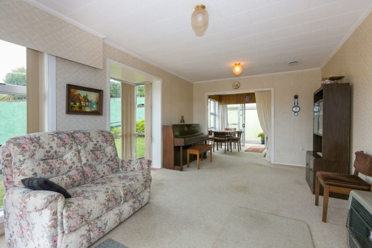 Photo of property in 3 Findlay Street, Moturoa, New Plymouth, 4310