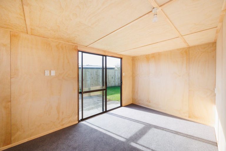 Photo of property in 9 Pinedale Parade, Milson, Palmerston North, 4414