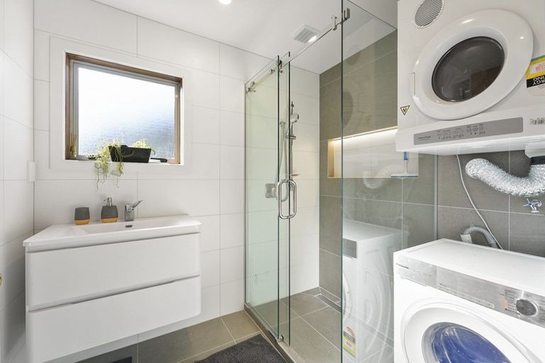 Photo of property in 18 Dart Place, Fernhill, Queenstown, 9300