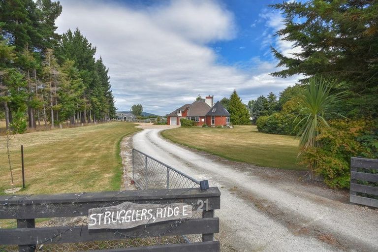 Photo of property in 21 Helensbrook Road, Milton, 9220