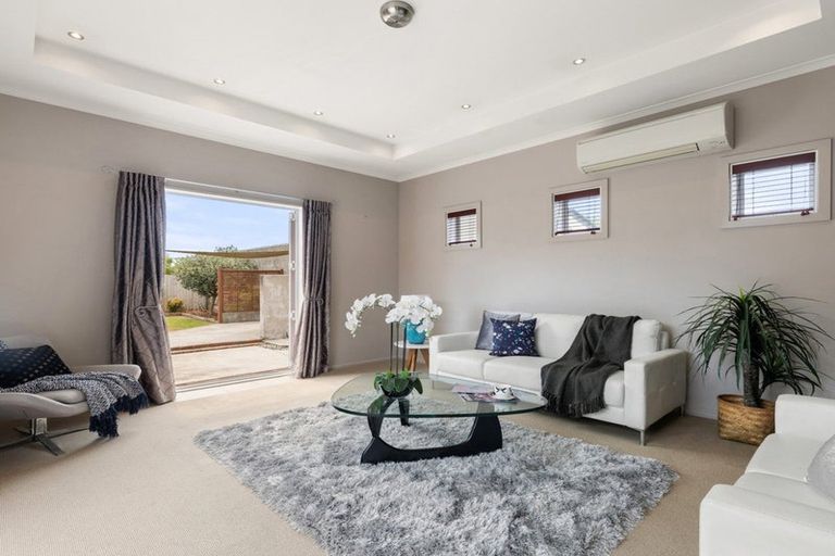 Photo of property in 33 Wingate Street, Redwood, Christchurch, 8051