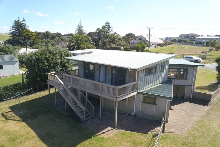 Photo of property in 4 Sea View Road, Baylys Beach, Dargaville, 0377