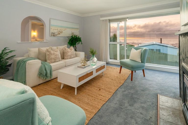 Photo of property in 77 The Parade, Paekakariki, 5034