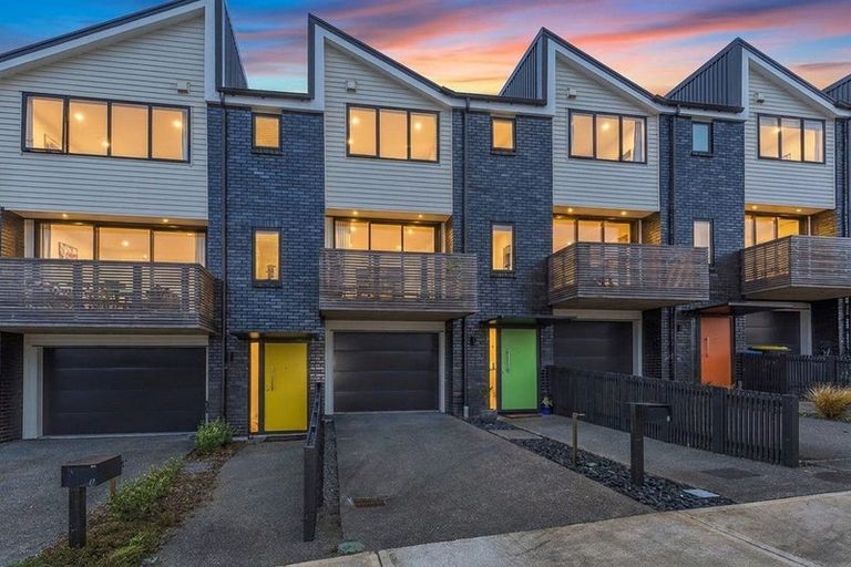 Photo of property in 19 Holystone Road, Whitby, Porirua, 5024