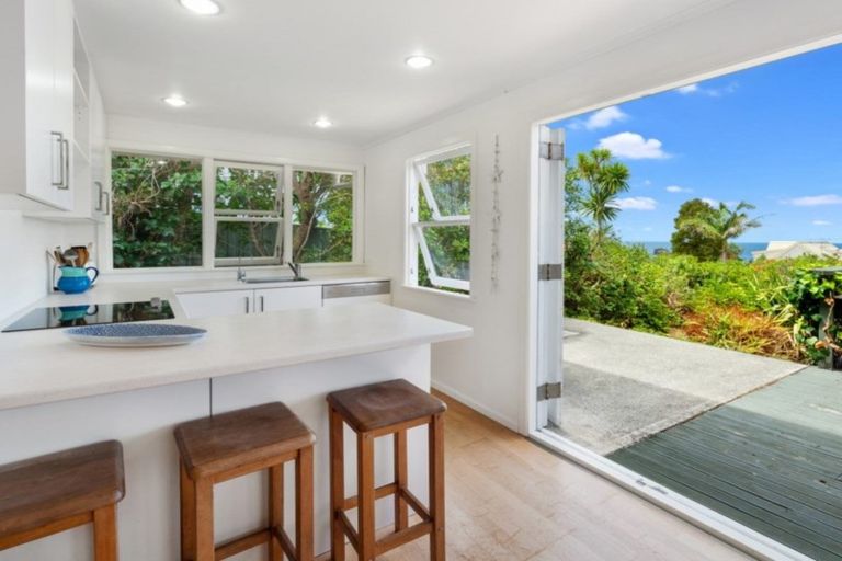 Photo of property in 3 Kowhai Terrace, Leigh, 0985