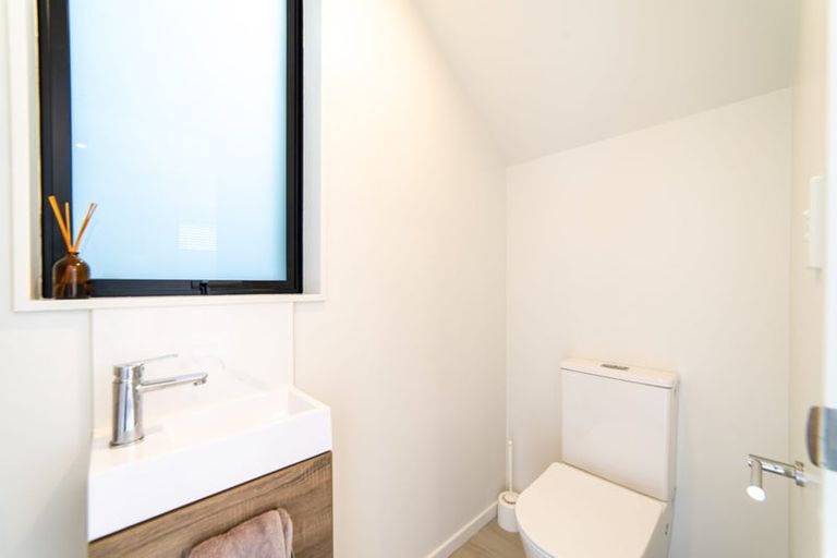 Photo of property in 2/20 Eban Avenue, Hillcrest, Auckland, 0627