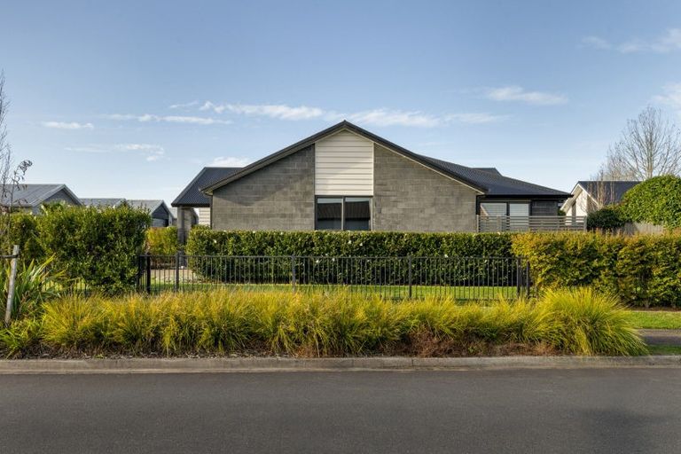 Photo of property in 2 Sable Lane, Pyes Pa, Tauranga, 3112