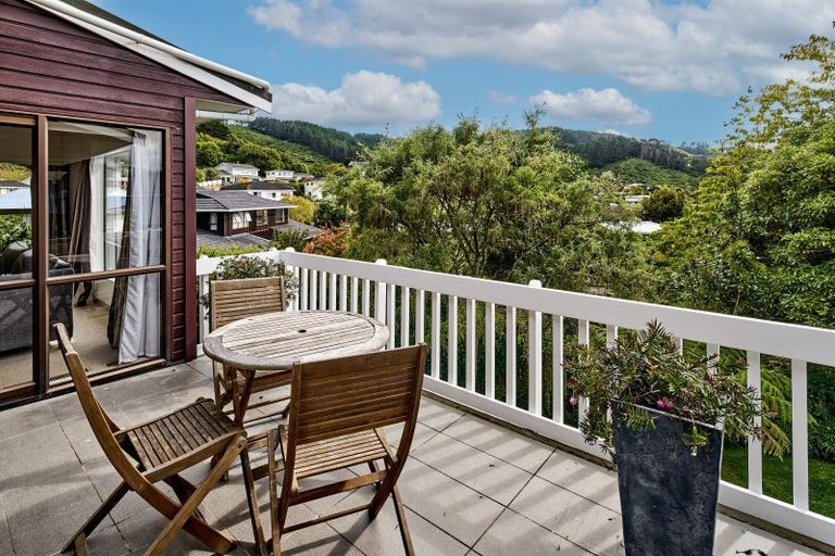 Photo of property in 5 Achilles Close, Tawa, Wellington, 5028