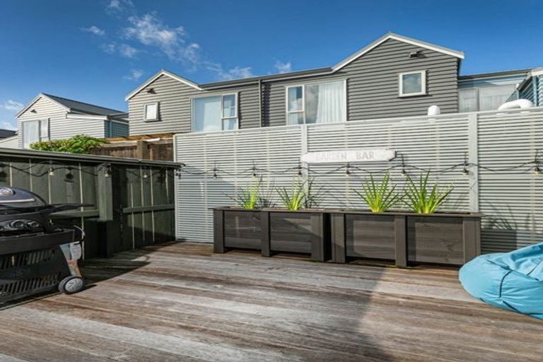 Photo of property in 47 Glidepath Road, Hobsonville, Auckland, 0616