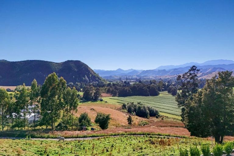 Photo of property in 64 Golf Road, Wakefield, 7025