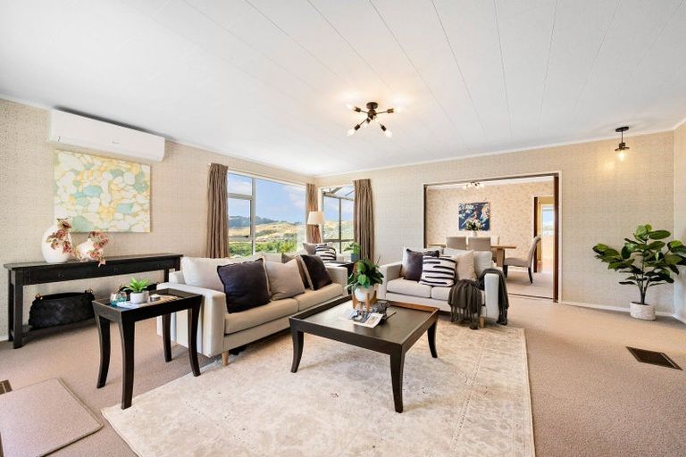 Photo of property in 7 Tree Top Lane, Paparangi, Wellington, 6037