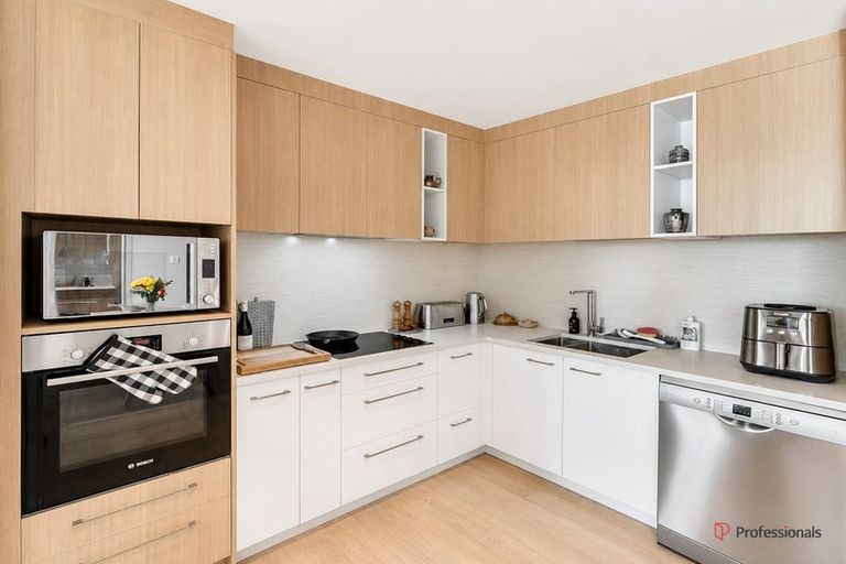 Photo of property in 2/388 Hibiscus Coast Highway, Orewa, 0931
