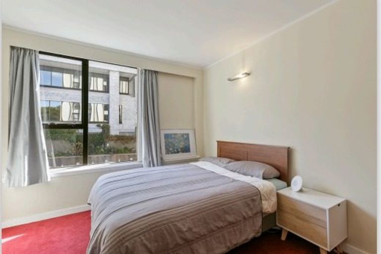 Photo of property in Hobson Court Flats, 11/70 Hobson Street, Thorndon, Wellington, 6011