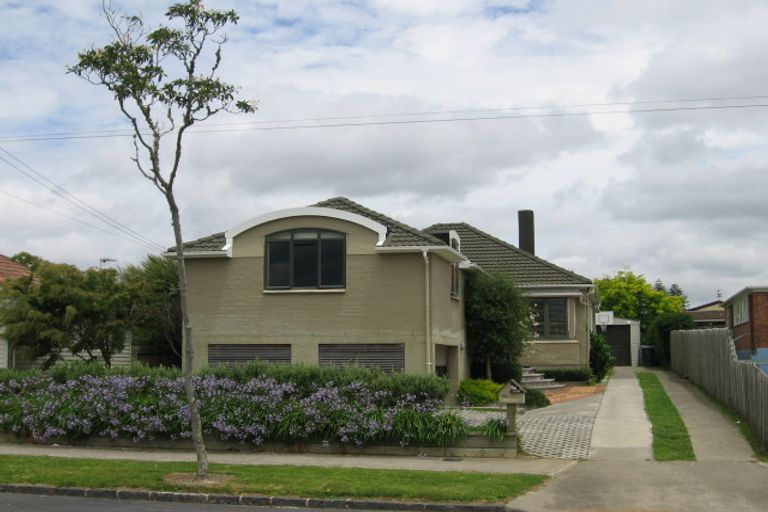 Photo of property in 88 Walmer Road, Point Chevalier, Auckland, 1022